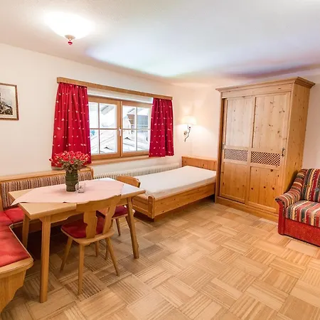 Oberhofgut Apartment *