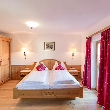 Oberhofgut Apartment *